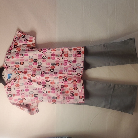 Women breast cancer nursing srub top with gray pants - Picture 1 of 11